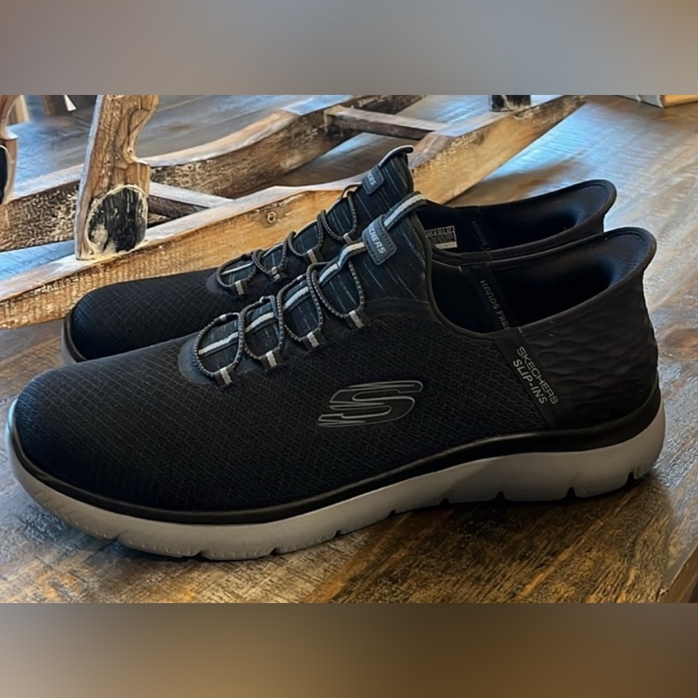 Skechers Slip ons